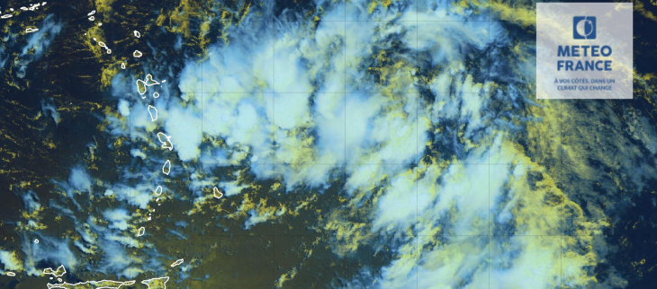 Image satellite du phénomène cyclonique en approche le 12 août