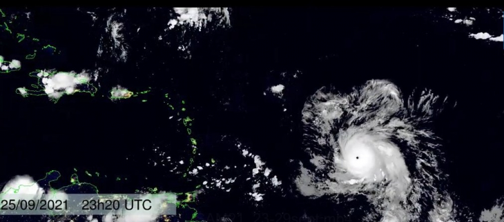 Animation satellite de l'ouragan majeur SAM 