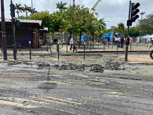 Fort-de-France après le pic de houle généré par BERYL